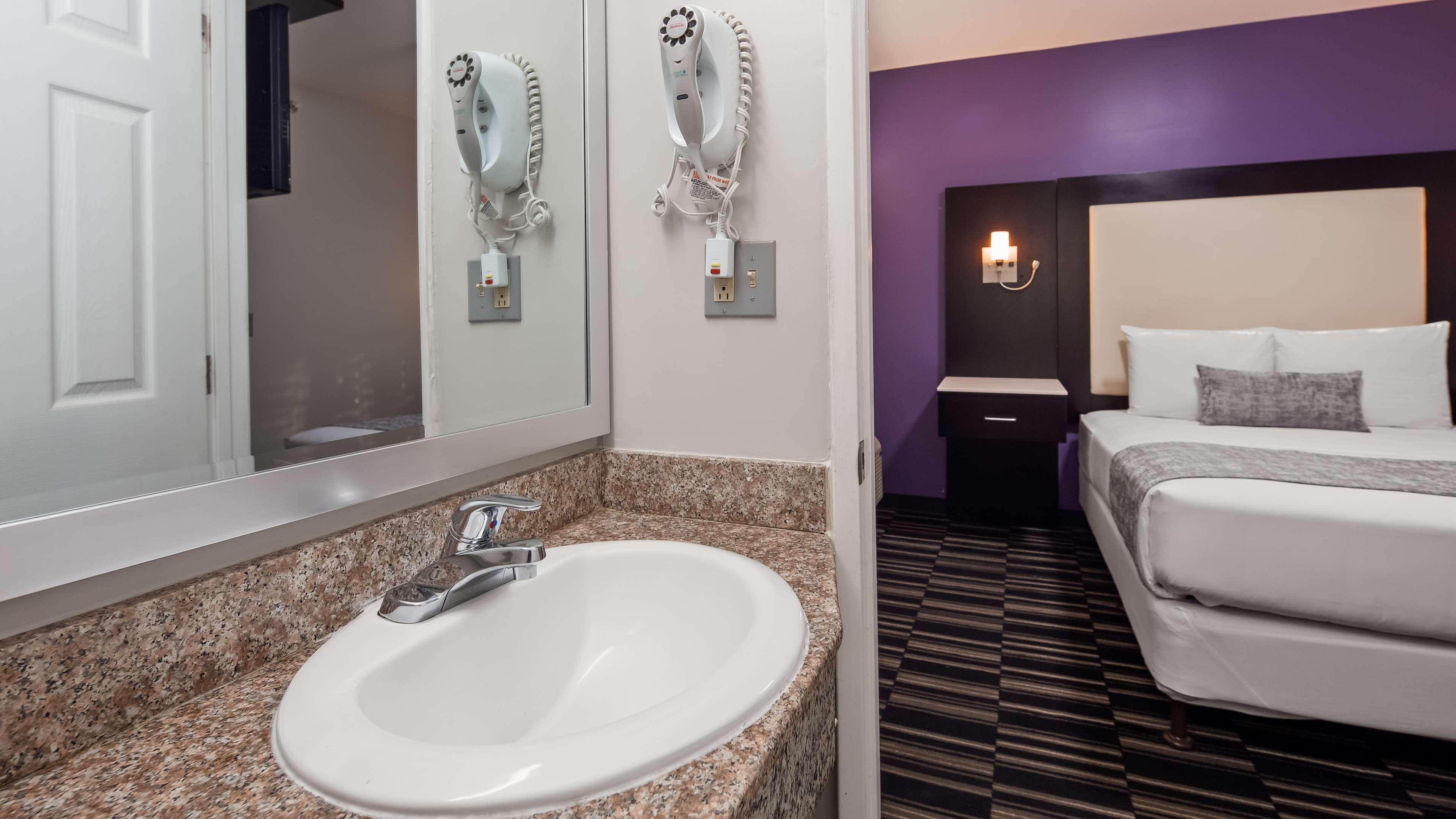 Surestay By Western Beverly Hills West La Hotel 3*