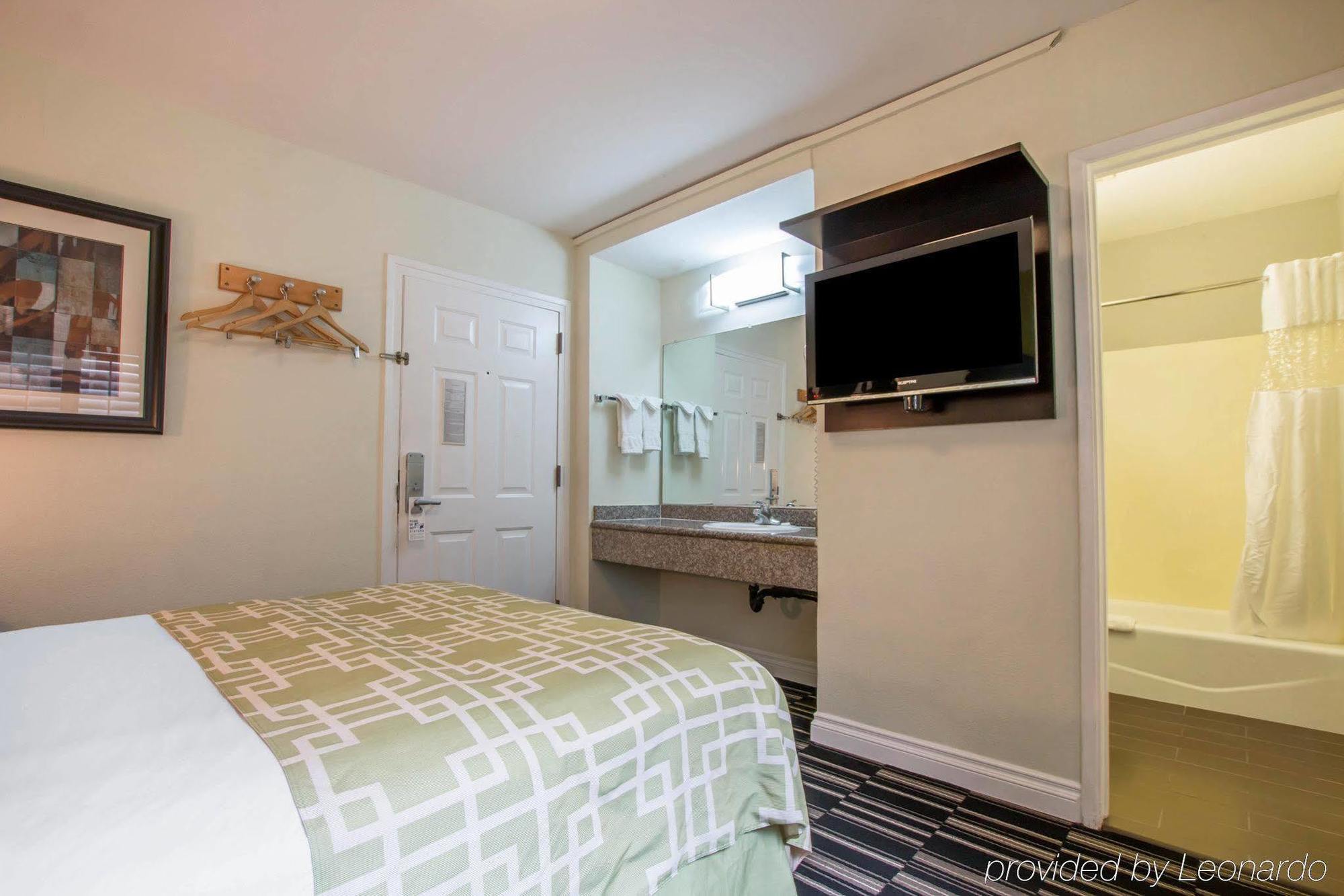 Surestay By Western Beverly Hills West La Hotel 3*